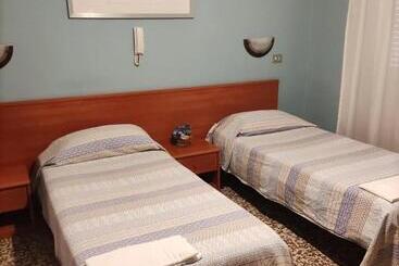 פנסיון Hostal D Annunzio House