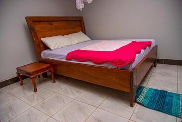 پانسیون De Guest Cave