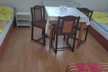 膳宿费 Penzión Enbra