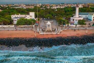 بنسيون Serenity Sands Beach Resort