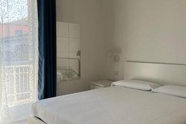 ベッドアンドブレックファースト Flora