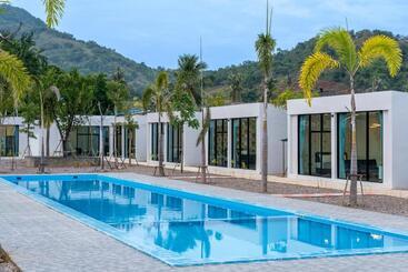 Hotel Pran Riverside