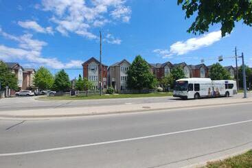 פנסיון Rooms Near Train Station
