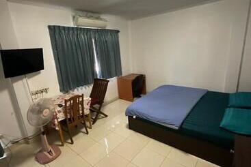 پانسیون Ta Worapanom House Edelweiss