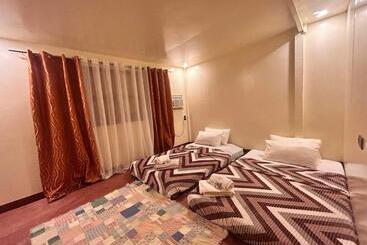 הוסטל Balaypalay Tourist Inn & Resto Bar