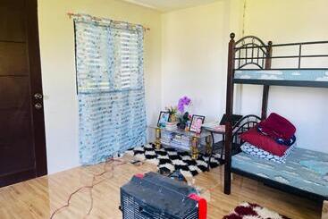 تختخواب و صبحانه Doc Azenith Presidential Suite