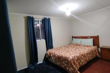 تختخواب و صبحانه Molino Rojo Hostel