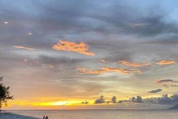 تختخواب و صبحانه Nana S Beach Surigao