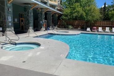 هتل 109 Per Night Cascade Lodge Suite Pool 2 Hot Tubs Sauna Gym