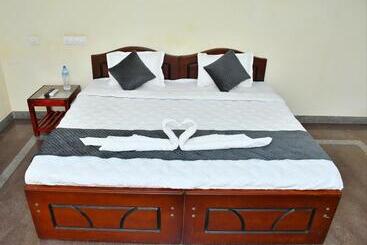 Hotel Revive Inn Pondy   Rooms & Villa