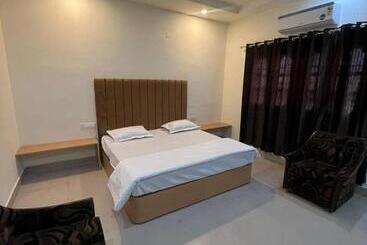 ホテル Ruhaneeyat Home Stay