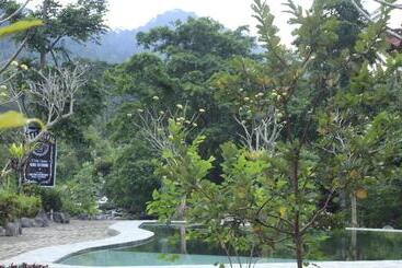 בית מלון כפרי Villa Herzza