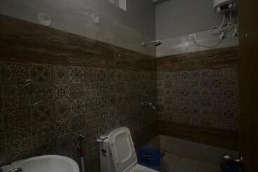 Motel On Mountain & Mom Ki Rasoi