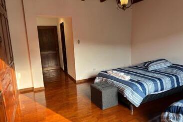 پانسیون Habitacion Doble Vista A La Huaca Miraflores