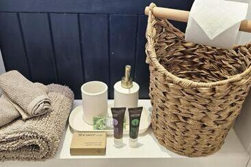 بنسيون The Little Mews