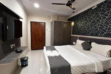 Super Collection O Hotel Blue Petals