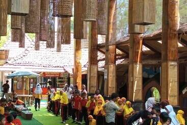 هاستل Homestay Syariah Desa Bahasa