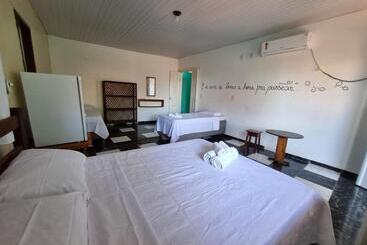 هاستل Pousada Iakã