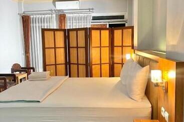 הוסטל Wesbobo Inn Solo