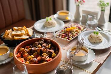 Golden River Hotel By Continent