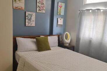 호텔 Aaaz Holland Southwood