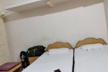 فندق Rohilla S Tourist Guest House,bhubaneswar