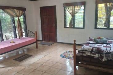 هتل Yasawa Long Beach Hideout Resort