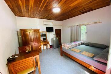 Pensão ครัวป่าตันแอนด์โฮมสเตย์