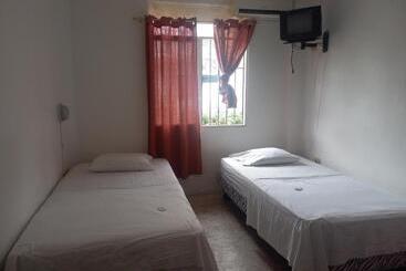 پانسیون Hostal Continental