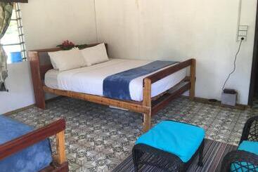 استراحتگاه Yawekata Eco Still Bluewater Lodge