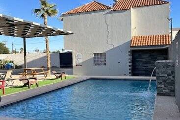 فندق Los Pinos Inn