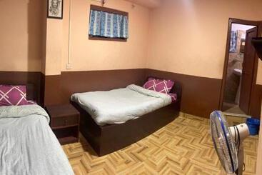 پانسیون Nirvaan Guest House