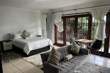 פנסיון Sunset Vista