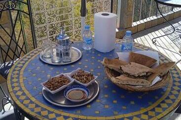 هاستل Auberge Amougar