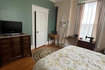 Century Elms Bed And Breakfast