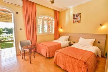 هتل Complexe El Bassatine