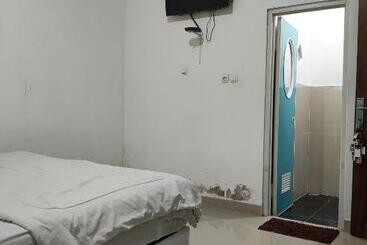 ホテル Penginapan Nurmega Jaya