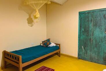 Lazy Monkey Surfhostel   Sri Lanka