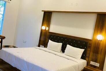 New Corbett Hotel And Resort