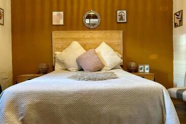 膳宿费 Expreso Trescrucesdos