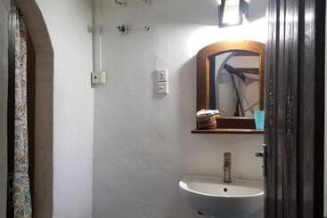 تختخواب و صبحانه Leisure House Fumba Bnb