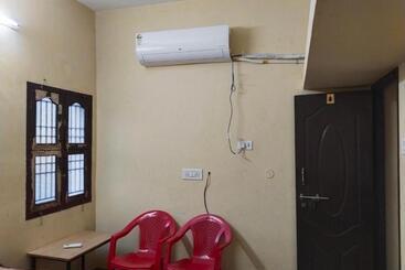 住宿加早餐 Selvalaxmi Restaurant And Lodge