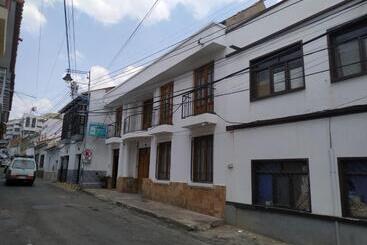 تختخواب و صبحانه White House   Casa De Interacción