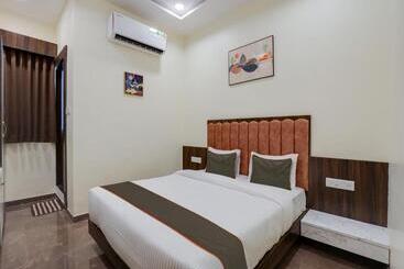 Collection O Hotel Rooms