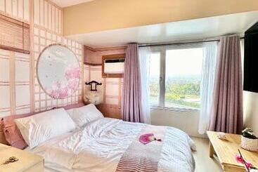 Апарт-отель Doms Ryokan In Avida Aspira With Wifi And Netflix