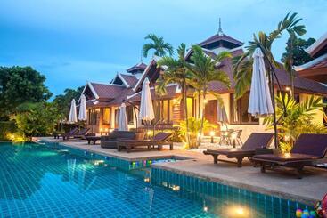 בית מלון כפרי Achawalai