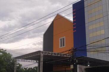 מלון כמוסות Autumn Living