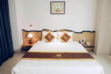 هتل Khách Sạn Quốc Tế Hilton