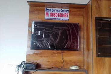 호텔 Oyo Thirumala Comfort & Lodging