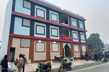 ホテル Shree Laddo Gopal Dham